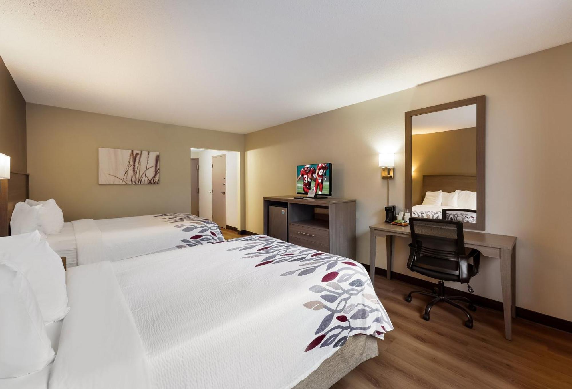 Red Roof Inn Painted Post Bagian luar foto